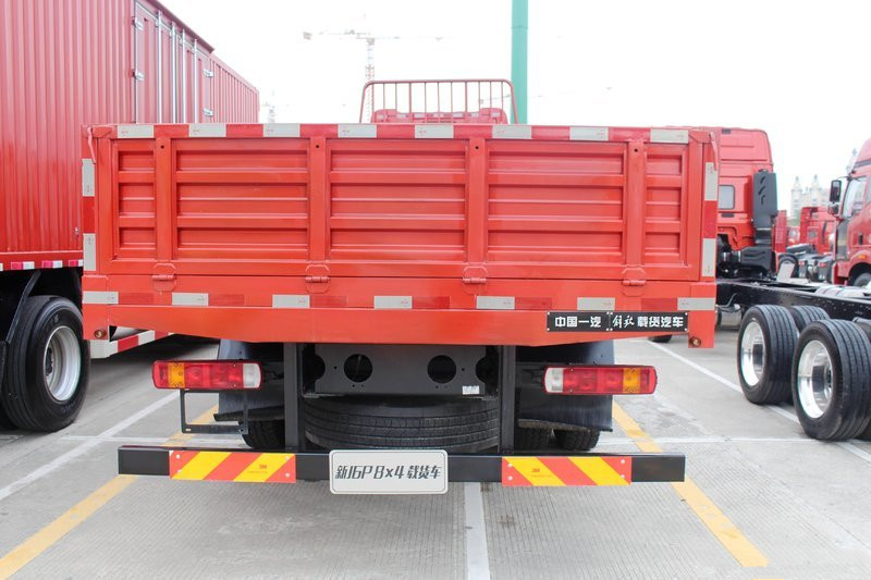 一汽解放 新J6P重卡 質(zhì)惠版 460馬力 8X4 9.5米 國(guó)五欄板載貨車(chē)(CA1310P66K24L7T4E5)
