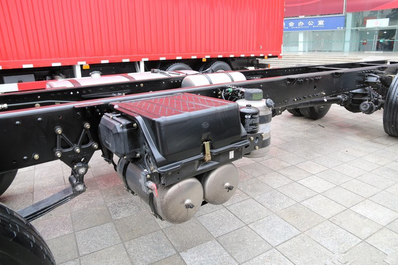 一汽解放 新J6P重卡 質(zhì)惠版 280馬力 6X2 國(guó)五載貨車(chē)底盤(pán)(CA1250P63K1L6T3A1E5)