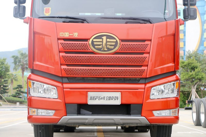 一汽解放 新J6P重卡 領(lǐng)航版 550馬力 6X4 國(guó)五牽引車(空懸)(CA4250P66K25T1A1E5)