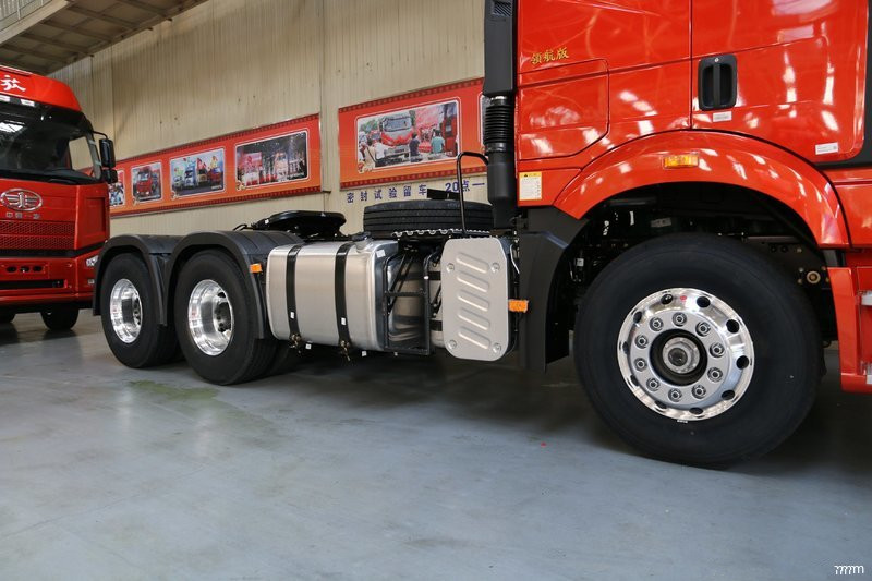 一汽解放 新J6P重卡 領(lǐng)航標載版 新疆款 500馬力 6X4 國五牽引車(CA4250P66K25T1A1E5)
