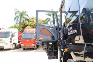 一汽解放 J7重卡 500馬力 6X4 國(guó)五牽引車(黑色款)(CA4250P77K25T1E5)