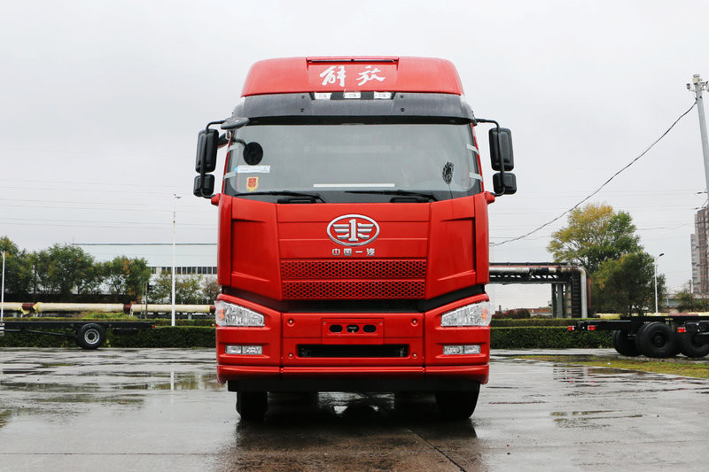 一汽解放 J6P重卡 新北方版 420馬力 6X4 國(guó)五牽引車(CA4250P66K24T1A1E5)
