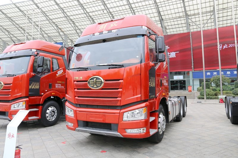 一汽解放 新J6P重卡 高原版 500馬力 6X4 國(guó)五牽引車(CA4250P66K25T1A1E5)