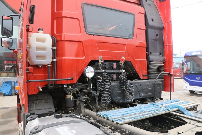 一汽解放 J6P重卡 新北方版 460馬力 6X4 國五牽引車(CA4250P66K24T1A1E5)