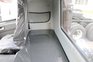 一汽解放青汽 悍V重卡 320馬力 6X2 國五中置軸轎運(yùn)車(CA1220P1K2L6T3BE5A80)