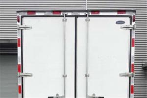 慶鈴汽車(chē) 五十鈴KV600 7.3T 4.17米單排 96.77kWh 純電動(dòng)廂式輕卡載貨車(chē)(QL5070XXYBEVECCA)