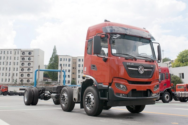 東風(fēng)商用車(chē) 天錦KR中卡 245馬力 6X2 8.6米 國(guó)五載貨車(chē)(DFH1250BXV)