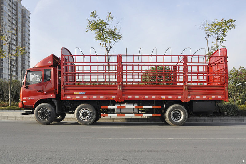 東風商用車 嘉運 210馬力 6X2 7.7米 國五倉柵式載貨車(EQ5250CCYGD5D)