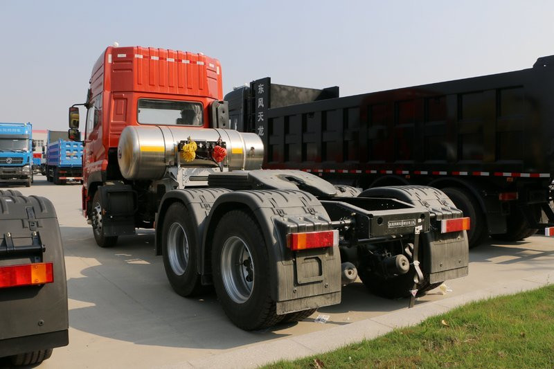 東風(fēng)商用車 天龍重卡 輕量化版 420馬力 6X4 國(guó)五危險(xiǎn)品牽引車(DFH4250A6)