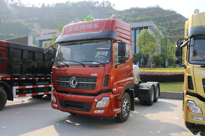 東風(fēng)商用車 天龍重卡 輕量化版 420馬力 6X4 國(guó)五危險(xiǎn)品牽引車(DFH4250A6)