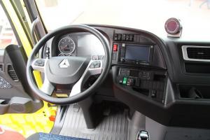 中國(guó)重汽 汕德卡SITRAK C7H重卡 430馬力 6X4 國(guó)五LNG牽引車(ZZ4256V324HE1LB)