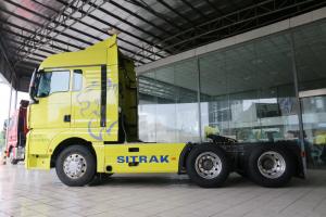 中國(guó)重汽 汕德卡SITRAK C7H重卡 540馬力 6X4 國(guó)五自動(dòng)擋牽引車(AMT手自一體)(高頂)(ZZ4256V324HE1B)