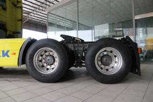 中國(guó)重汽 汕德卡SITRAK C7H重卡 540馬力 6X4 國(guó)五自動(dòng)擋牽引車(AMT手自一體)(高頂)(ZZ4256V324HE1B)