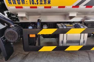 上汽紅巖 杰獅C6 215馬力 4X2 國(guó)五 綠化噴灑車(DX5180GPS)