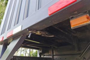 上汽紅巖 杰豹 280馬力 4X2 9.8米 國(guó)五 廂式載貨車(chē)(CQ5186XXYAMDG701)