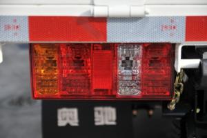 飛碟奧馳 X1系列 82馬力 4X2 3.28米 國五 自卸車(FD3040W16K5-1)
