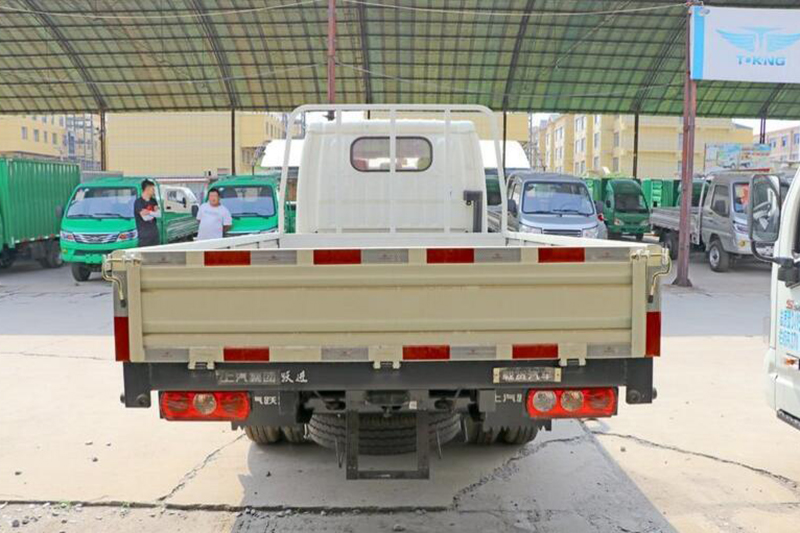 上汽躍進(jìn) 福運(yùn)S80 113馬力 4×2 國(guó)六 雙半 欄板載貨車(chē) 軸距3100mm