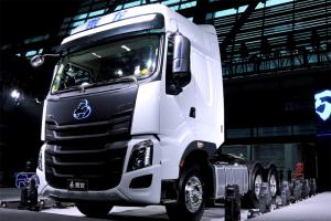 東風(fēng)柳汽 乘龍H73.0 600馬力 6×4 國(guó)六 牽引車 （4H7CD60D33E6C）