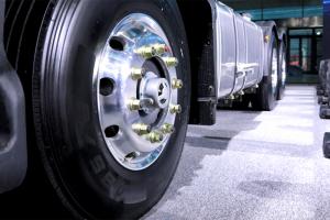 東風(fēng)柳汽 乘龍H73.0 600馬力 6×4 國(guó)六 牽引車 （4H7CD60D33E6C）