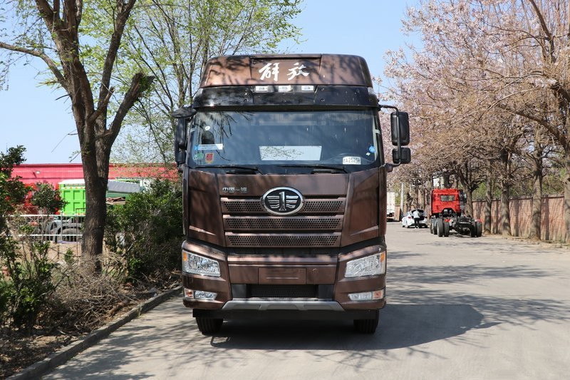 一汽解放 新J6P重卡 質(zhì)惠版 460馬力 8X4 9.4米 國(guó)六 欄板載貨車(CA1310P66K24L7T4E6)