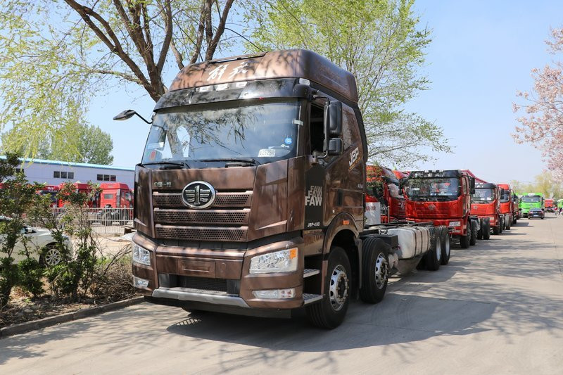 一汽解放 新J6P重卡 質(zhì)惠版 460馬力 8X4 9.4米 國(guó)六 欄板載貨車(CA1310P66K24L7T4E6)