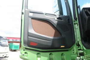 一汽解放 J7重卡 550馬力 6X4 國(guó)五 牽引車(富貴綠)(CA4250P77K25T1E5)