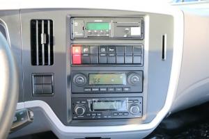  解放 麟VH中卡 160馬力 4X2 5.4米 國(guó)五 排半倉(cāng)柵式載貨車(chē)(CA5165CCYP40K2L3E5A85) 
