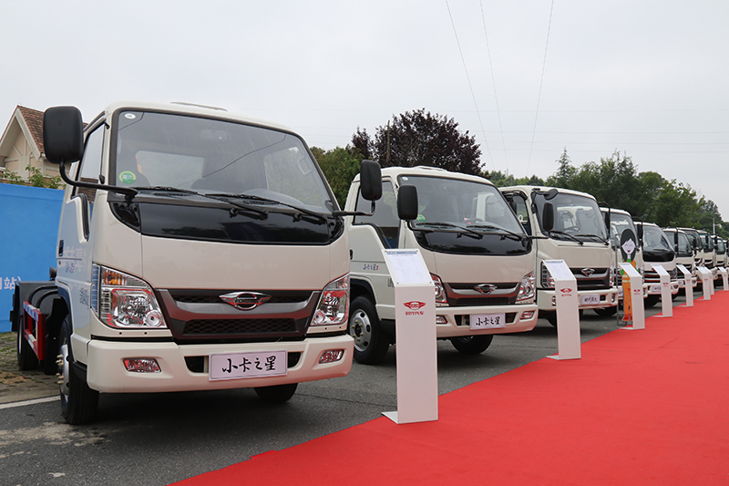 福田時(shí)代 小卡之星2-2600 95馬力 4×2 國(guó)六 可卸式垃圾車(chē)（HTX504ZXXBL6）