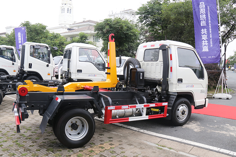 福田時(shí)代 小卡之星2-2600 95馬力 4×2 國(guó)六 可卸式垃圾車(chē)（HTX504ZXXBL6）