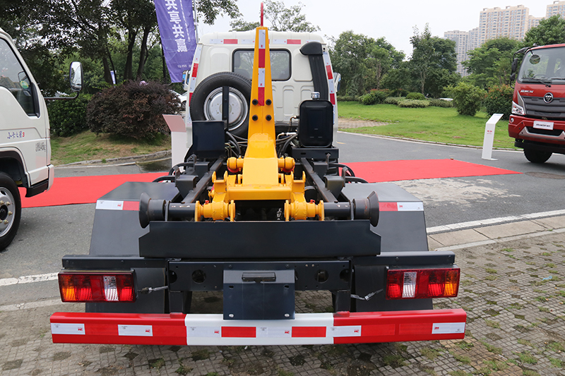 福田時(shí)代 小卡之星2-2600 95馬力 4×2 國(guó)六 可卸式垃圾車(chē)（HTX504ZXXBL6）
