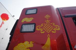 一汽解放青汽  JH6+重卡 生活艙版 550馬力  6X4 國(guó)五AMT牽引車(CA4250P33K25T1E5A80)