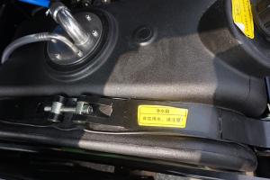 一汽解放青汽  JH6+重卡 生活艙版 550馬力  6X4 國(guó)五AMT牽引車(CA4250P33K25T1E5A80)