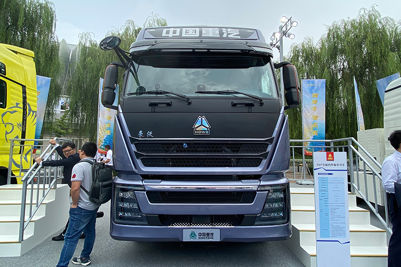 中國(guó)重汽 豪沃TH7 540馬力 6×4 國(guó)六 牽引車（ZZ4257V324HF18）