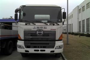 廣汽日野 700系列 350馬力 8X4 國(guó)五 7方混凝土攪拌車(chē)底盤(pán)(YC2311FY2PU5)