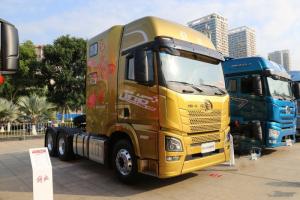 青島解放 JH6?重卡 生活艙版 560馬力 6X4 國(guó)六 AMT自動(dòng)擋牽引車(CA4250P33K25T1E6A80)