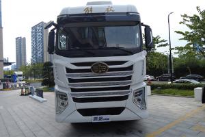 一汽解放青汽 鷹途 頭等艙 620馬力 6X4 國(guó)六 AMT自動(dòng)擋牽引車(CA4257P35K18T1E6A80)
