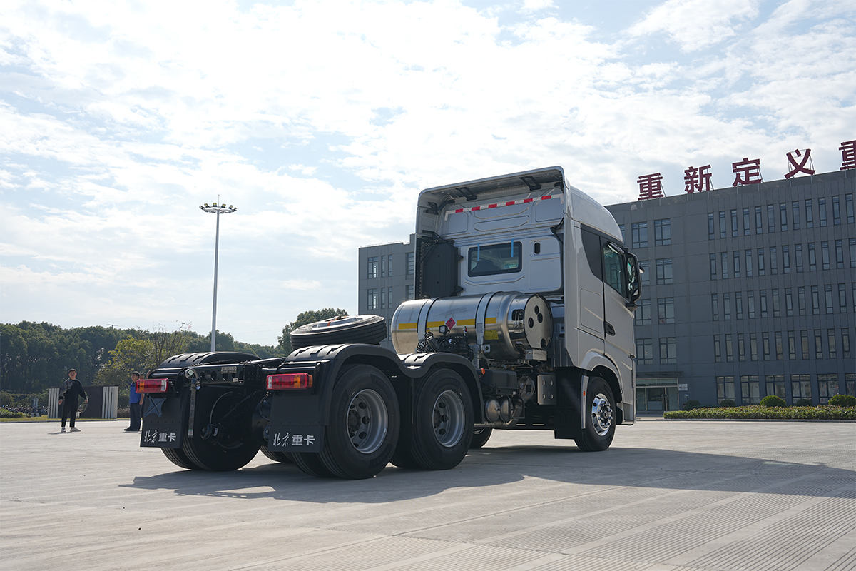 北京重卡 追夢 500馬力 6×4 國六 LNG 牽引車 砂石料運輸版（BJ4250G6CP）