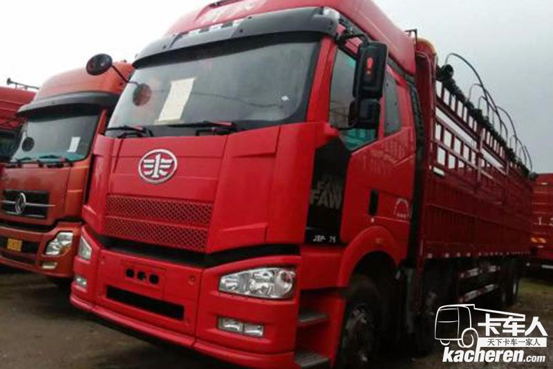 一汽解放 J6P重卡 復(fù)合型 350馬力 8X4 9.5米 國五倉柵式載貨車(CA5310CCYP66K2L7T4E5)