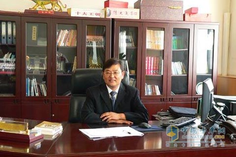 新宏昌重工集團(tuán)董事長(zhǎng)蔣曉冬