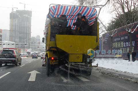 自制新融雪劑撒布機