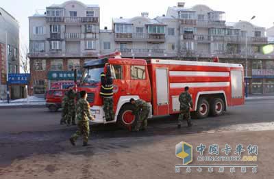 丹東政府斥資75萬(wàn)購(gòu)置斯太爾王重型消防車(chē)