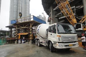 福田雷薩攪拌車攜4大優(yōu)勢護航“世界最高綠色建筑”