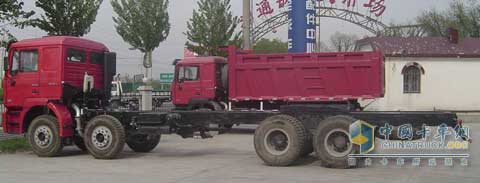 陜汽8×4載貨車(chē)底盤(pán)