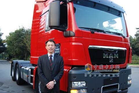 曼恩商用車輛貿(mào)易（中國）有限公司總裁林建興與德國曼卡車