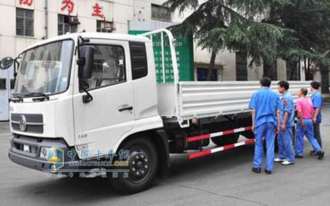 東風(fēng)天錦寬車廂