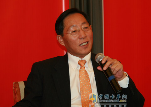 康明斯（中國）投資有限公司副董事長兼康明斯東亞區(qū)發(fā)動機(jī)事業(yè)部總經(jīng)理王洪杰