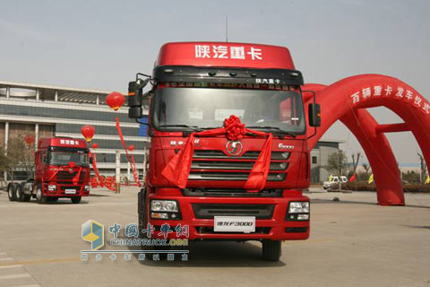 陜汽重卡日訂單突破600輛發(fā)車儀式
