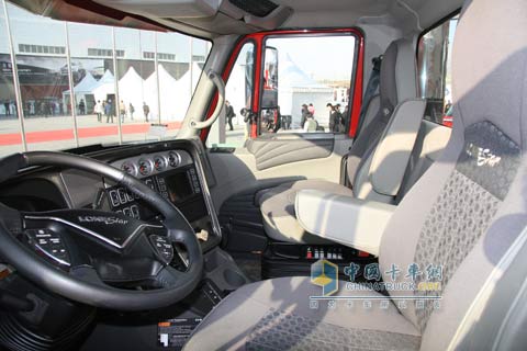萬(wàn)國(guó)長(zhǎng)頭車 萬(wàn)國(guó)卡車 
