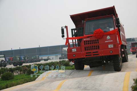 HOVA礦用自卸車