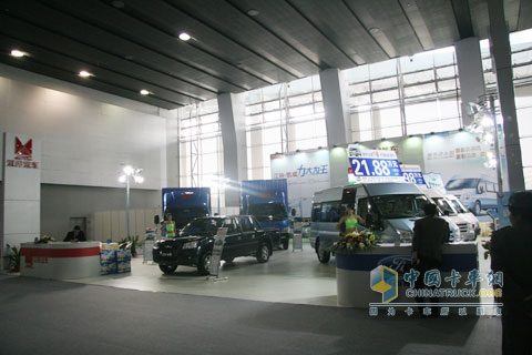 江鈴展臺(tái)全影圖